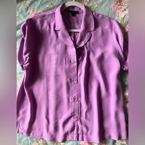 Banana Republic 100% Rayon/Viscose short sleeved blouse. Medium in Lavender